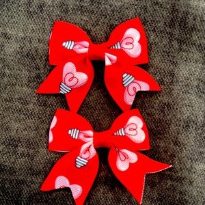 Heart lightbulbs on red ribbon pigtail set